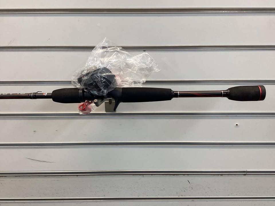 Abu Garca 6’6” Black Max Baitcast Combo Fishing Pole