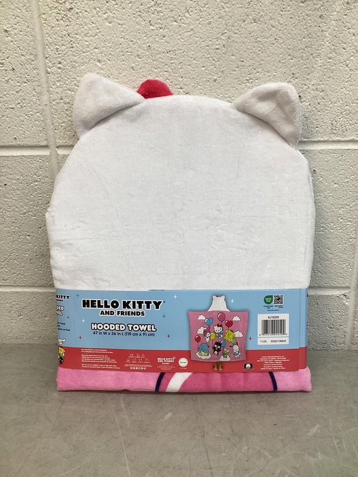 Hello Kitty and Friends 100% Cotton Hooded Towel With Hand Pockets