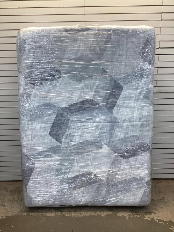 Sealy ICON 12" Gel Memory Foam Queen Size Mattress