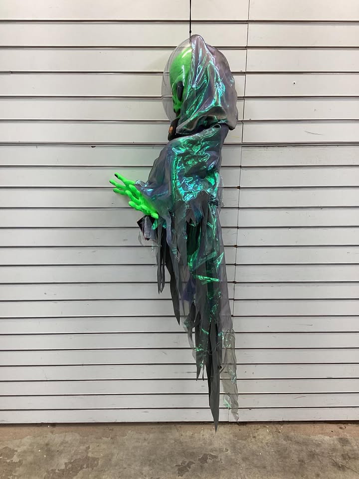 Hyde and Eek Alien Ghoul 5ft Hanging Decoration with Light and Sound