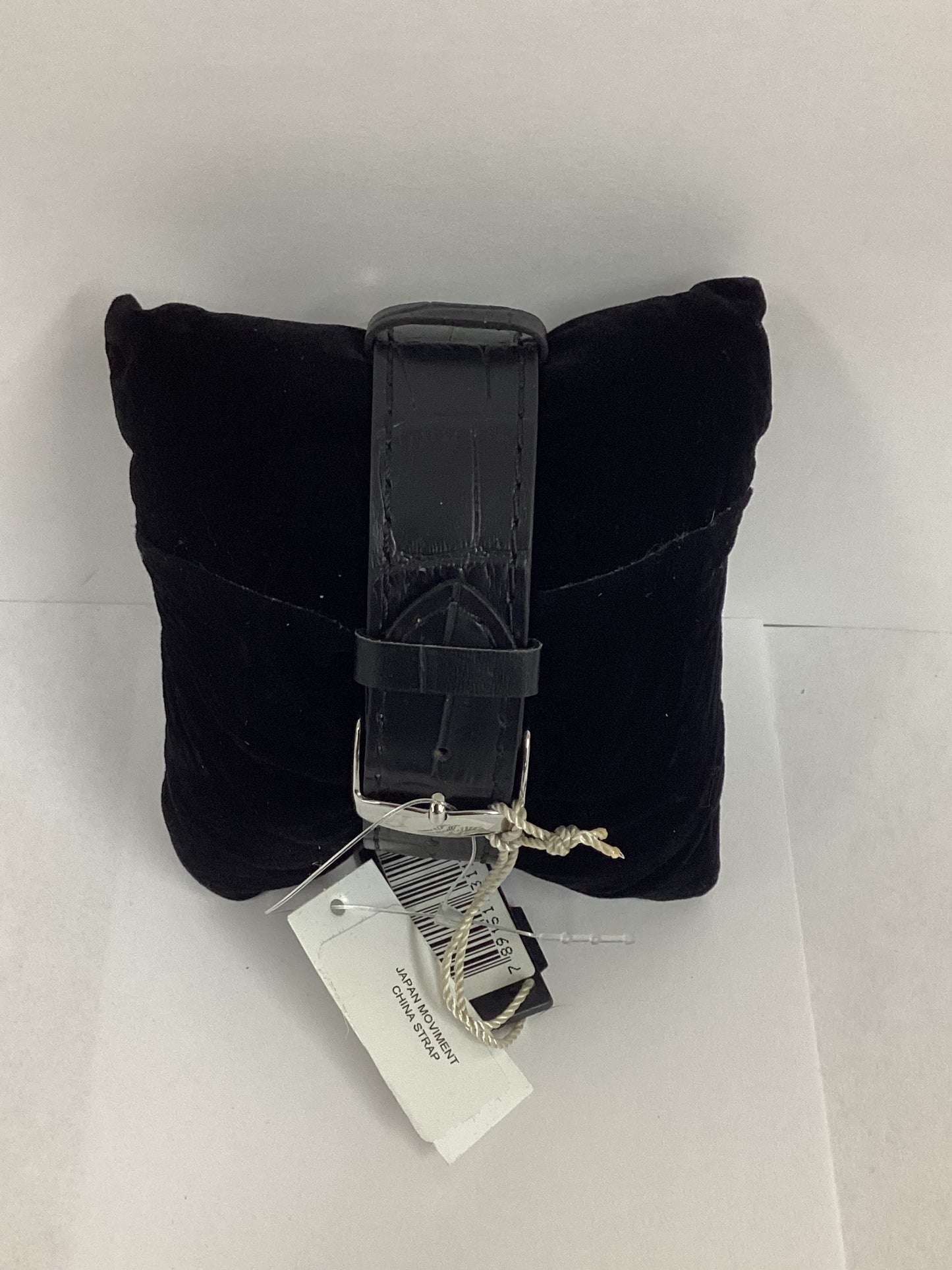 Magnum Watch MA21928T Black/Silver – Modern & Elegant Design