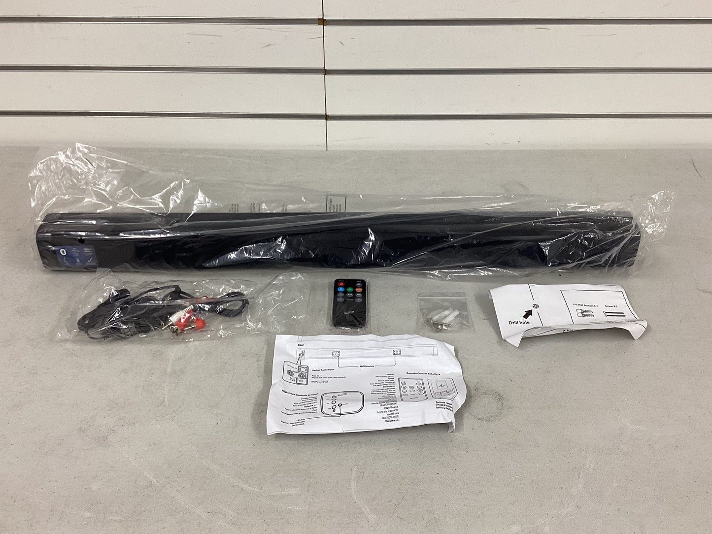iLive 29 inch HD Sound Bar with Bluetooth ITB037BO