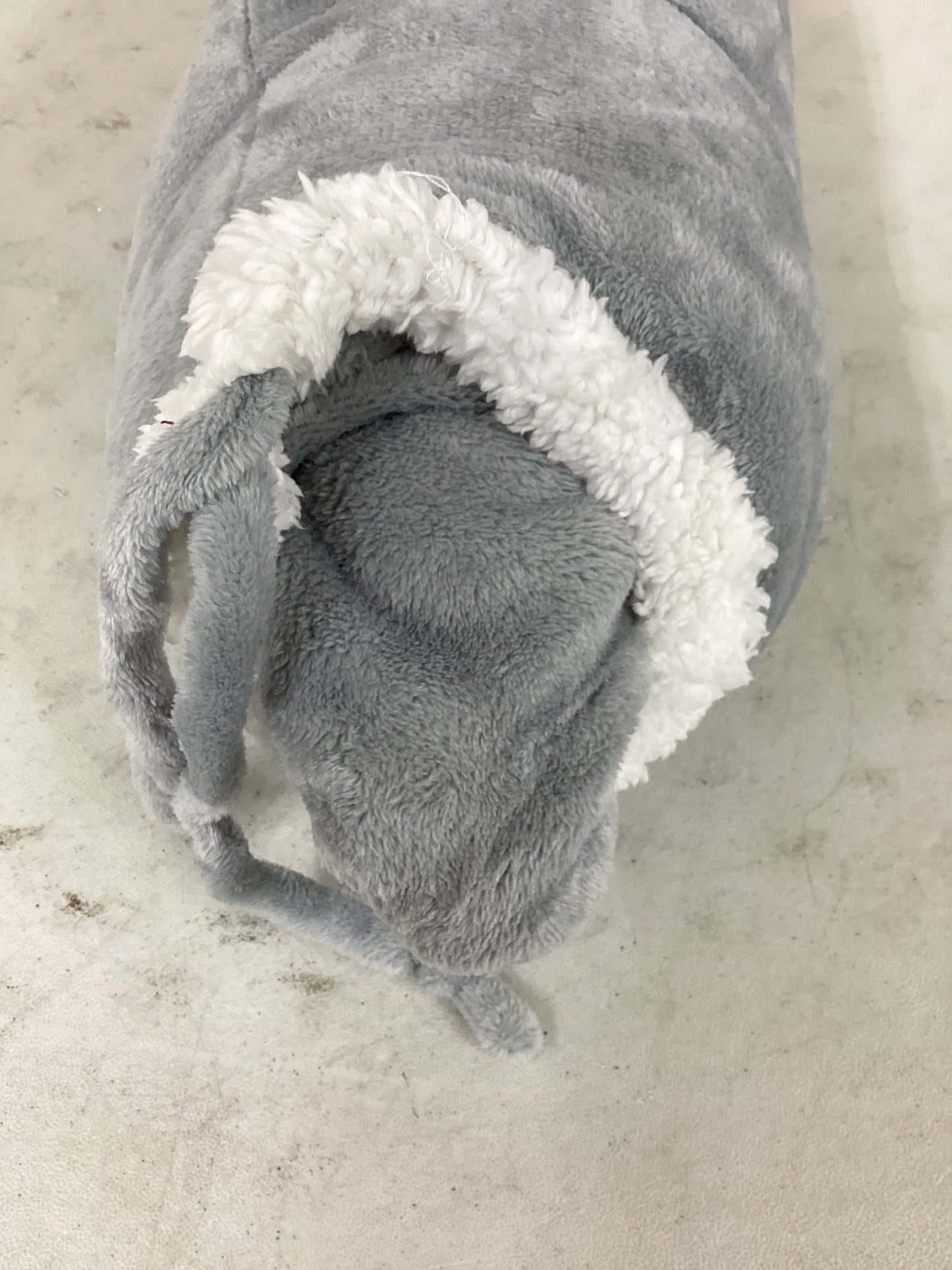 Cozelle 80" x 60" Oversized Plush Throw w/ Sherpa Trimmed Bag