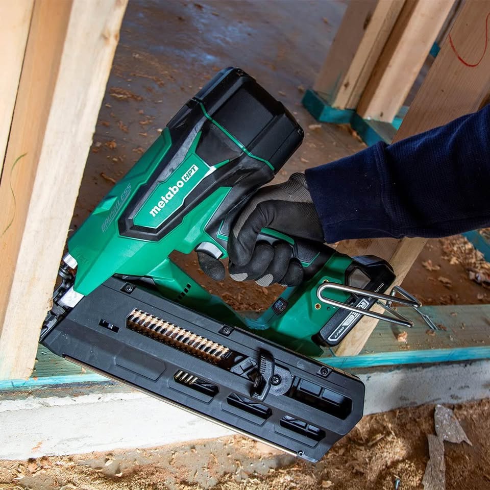 METABO HPT NR1890DRS 3-1/2 INCH 21 DEGREE 18V PLASTIC STRIP CORDLESS FRAMING NAILER