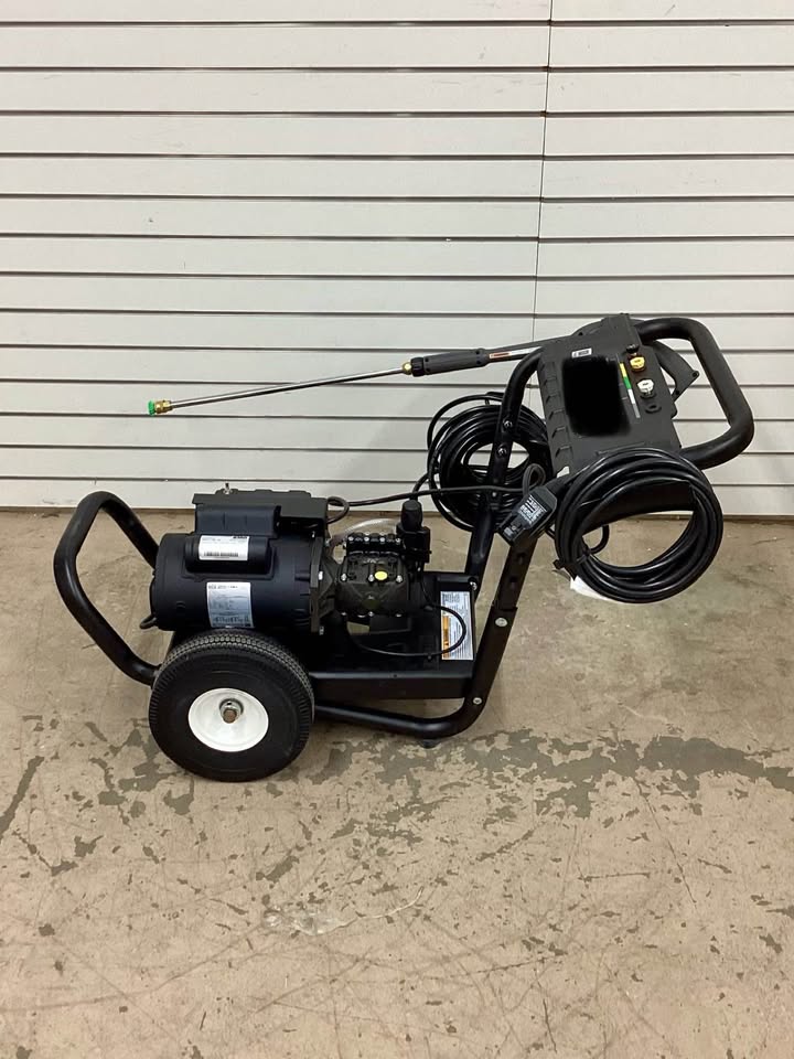 Electric Cold Water Pressure Washer 1700PSI 1.5GPM 120V