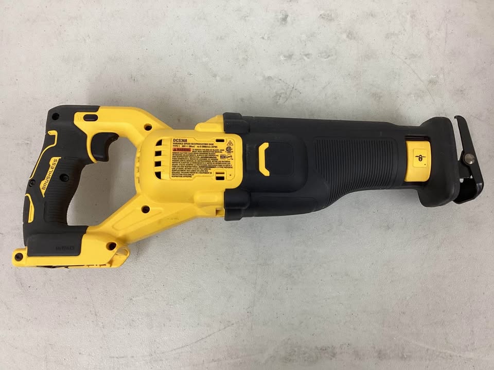DEWALT 20-Volt XR Cordless Reciprocating Saw