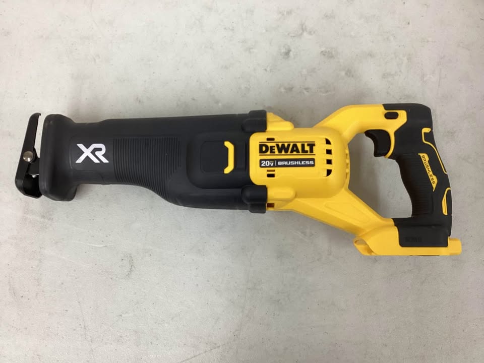 DEWALT 20-Volt XR Cordless Reciprocating Saw