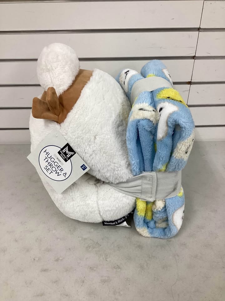 Member's Mark Kids Hugger & Throw Set