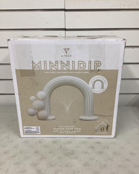 MINNIDIP Exclusive Resort Collection Garland Arch Play Sprinkler