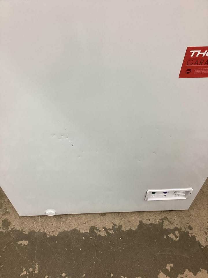 Thomson Chest Deep Freezer, 5.0 Capacity, White, 5 cu ft Lightly Used