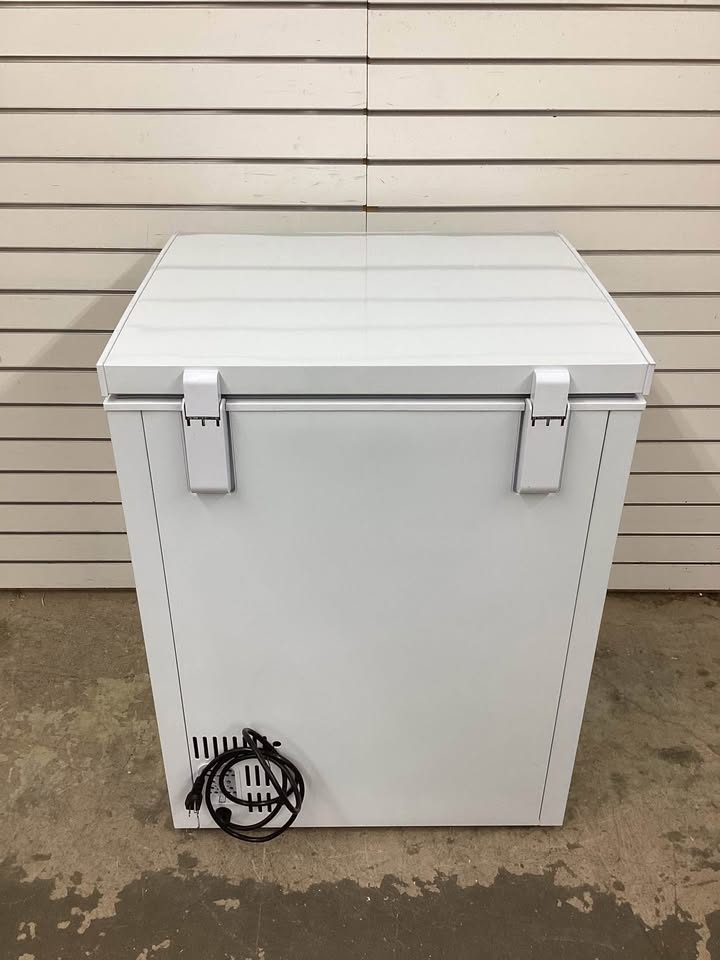 Thomson Chest Deep Freezer, 5.0 Capacity, White, 5 cu ft Lightly Used