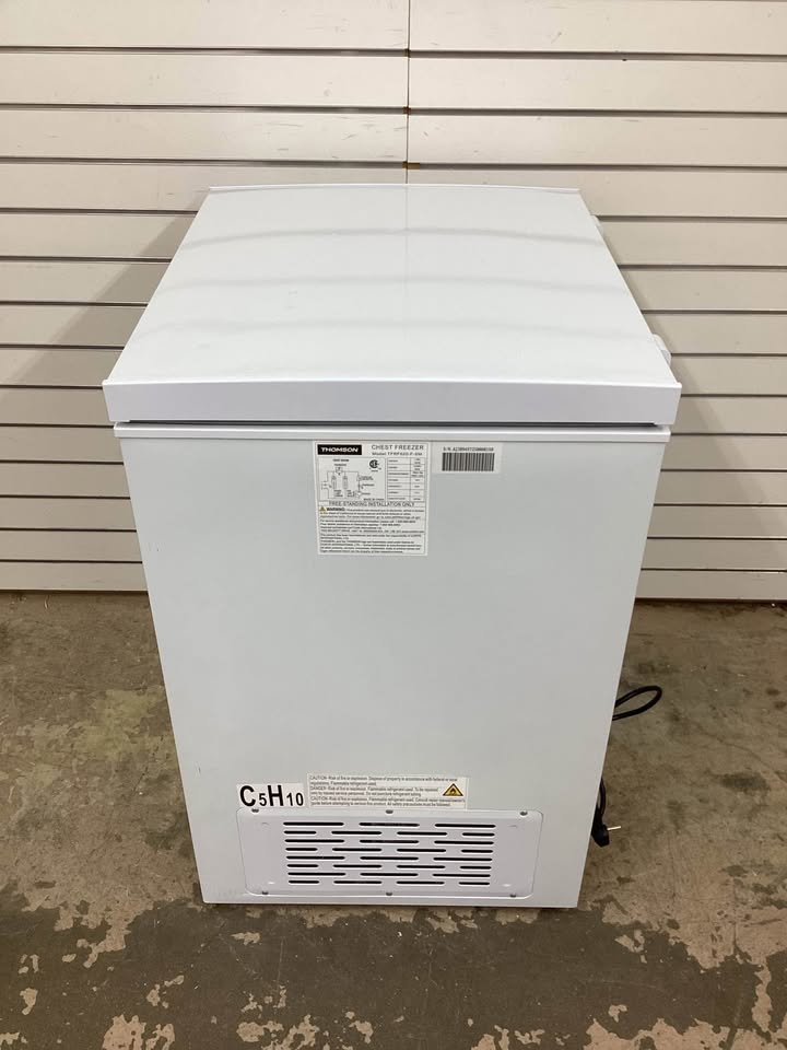 Thomson Chest Deep Freezer, 5.0 Capacity, White, 5 cu ft Lightly Used