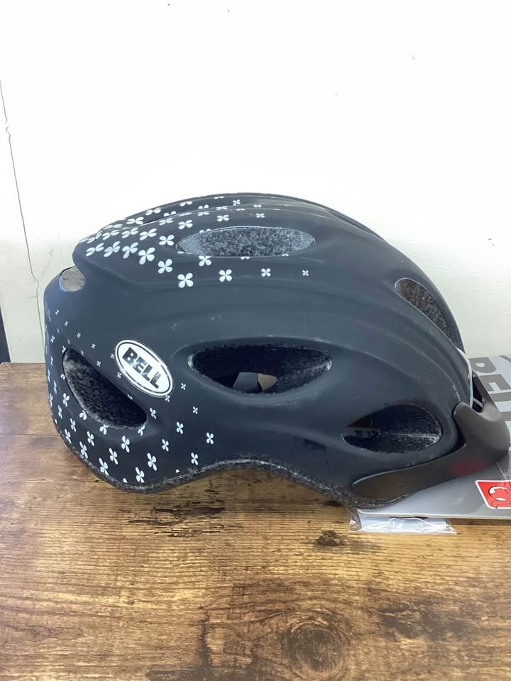 Bell Curve Women's Helmet, Black Petals, One Size, Model: 7107160
