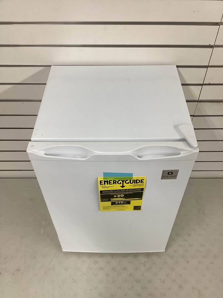 Arctic Chef 2.5 cubic ft. Mini Refrigerator