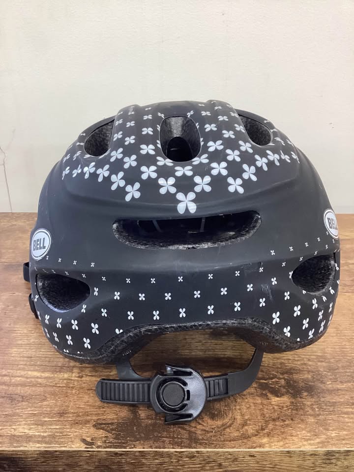 Bell Curve Women's Helmet, Black Petals, One Size, Model: 7107160