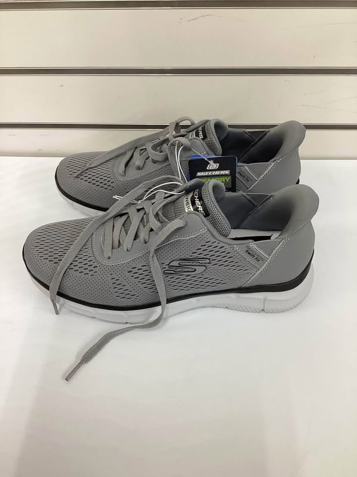 Skechers Men's Verse Hands Free Swift Fit Sneaker Size 9