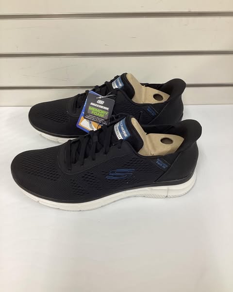 Skechers Men's Verse Hands Free Swift Fit Sneaker Size 11