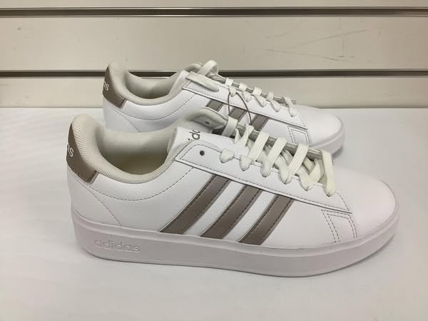 Women’s Adidas Grand Court 2.0 Shoes Size 6