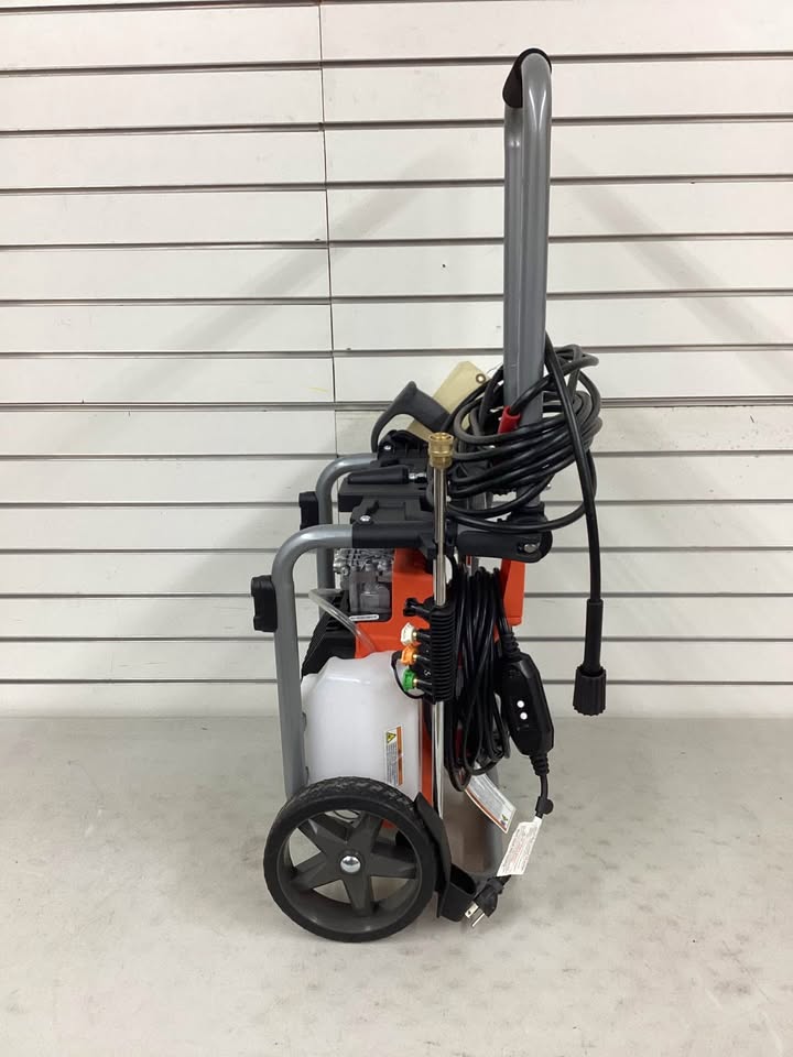 Husqvarna 2300-PSI 1.2-GPM Cold Water Electric Pressure washer