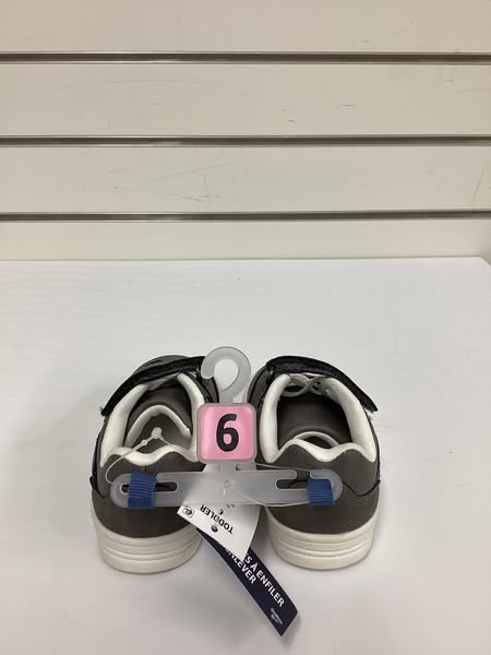 OshKosh B'Gosh Toddler Boys Fashion Sneakers Size 6