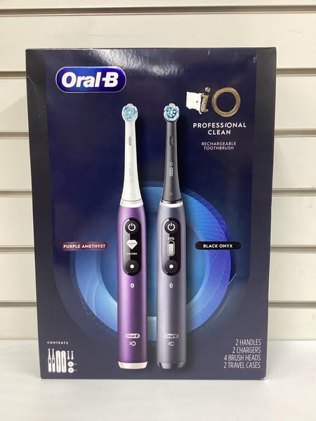 Oral-B iO Series 7 Electric Toothbrush, Black Onyx and Purple Amethyst, 2 pk., 4 Brush Heads