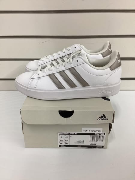 Women’s Adidas Grand Court 2.0 Shoes Size 6