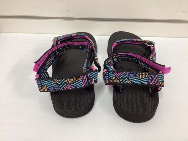 Brand new Teva Women's Original Universal Sandal Size 8