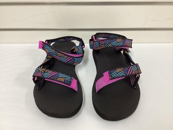 Brand new Teva Women's Original Universal Sandal Size 8