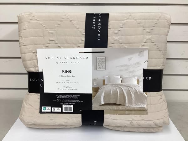 Social Standard by Sanctuary Seersucker Quilt Set - King Size