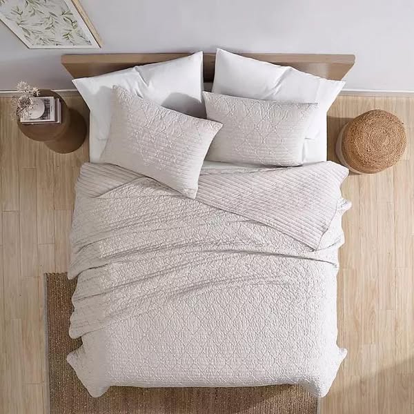 Social Standard by Sanctuary Seersucker Quilt Set - King Size