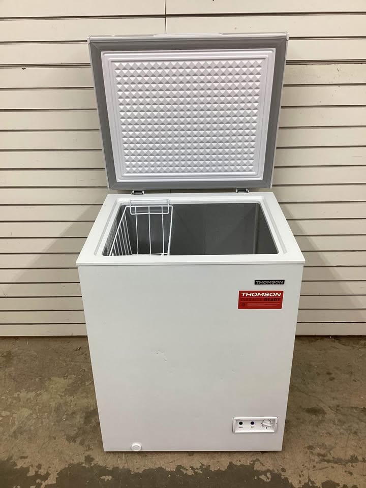 Thomson Chest Deep Freezer, 5.0 Capacity, White, 5 cu ft Lightly Used