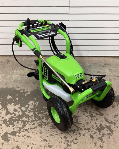 Greenworks 3000 PSI 2.0 GPM Cold Water Electric Pressure Washer