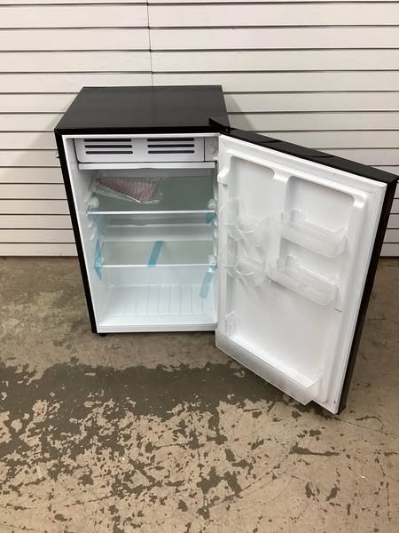 Frigidaire 4.5cu. ft. Mini Refrigerator in Retro Bar Style Fridge with Side Bottle Opener in Black Color