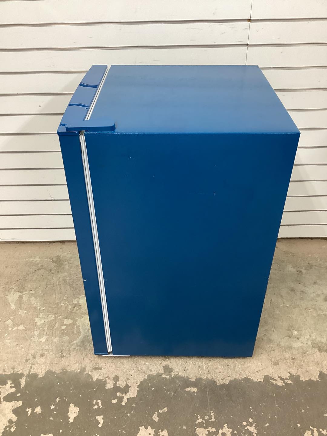 Frigidaire 4.5 cu. ft. Mini Refrigerator in Retro Bar Style Fridge with Side Bottle Opener in Blue