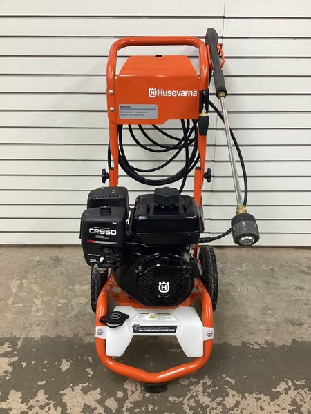 Husqvarna 3200 PSI 2.5 GPM Gas Pressure washer - Lightly Used