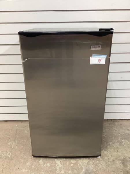 Frigidaire Gallery 3.2 Cu Ft Compact Fridge