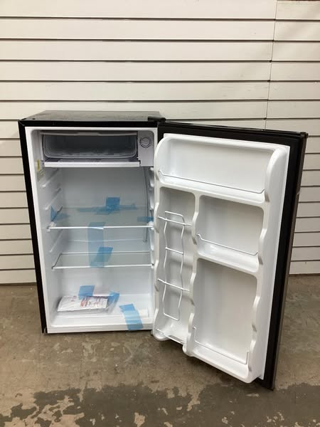 Frigidaire Gallery 3.2 Cu Ft Compact Fridge
