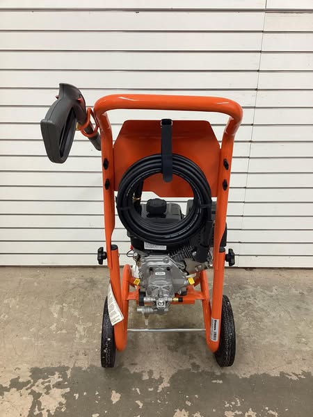 Husqvarna 3200 PSI 2.5 GPM  Gas Pressure Washer