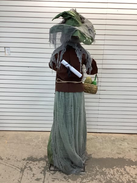 7’ Dead Water Animated Lethal Lily the Witch W/ LED