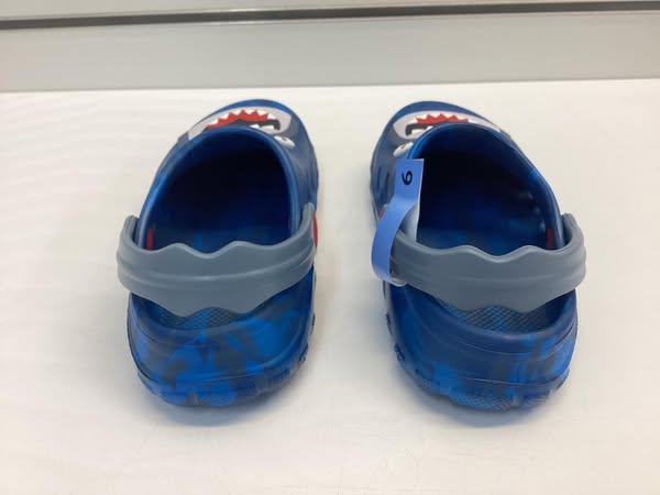 Member’s Mark Toddler Boys Shark Clogs Size 9