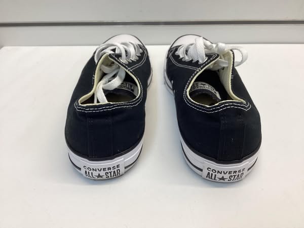 Converse Chuck Taylor All Star Unisex Canvas Low Top Sneaker Size 8M/10W