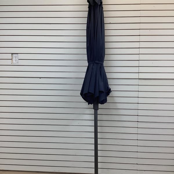 Sunvilla 10' Round Solar LED Market Umbrella -Blue -Lightly Used