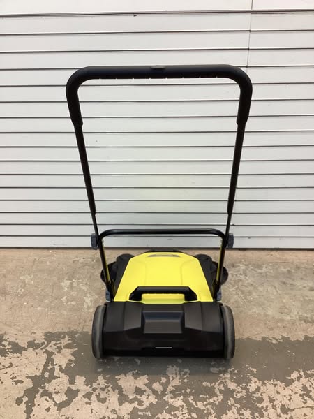 Karcher S4 Twin Push Sweeper