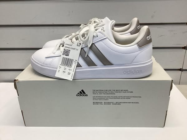 Adidas Women's Grand Court 2.0 Shoe Size 9