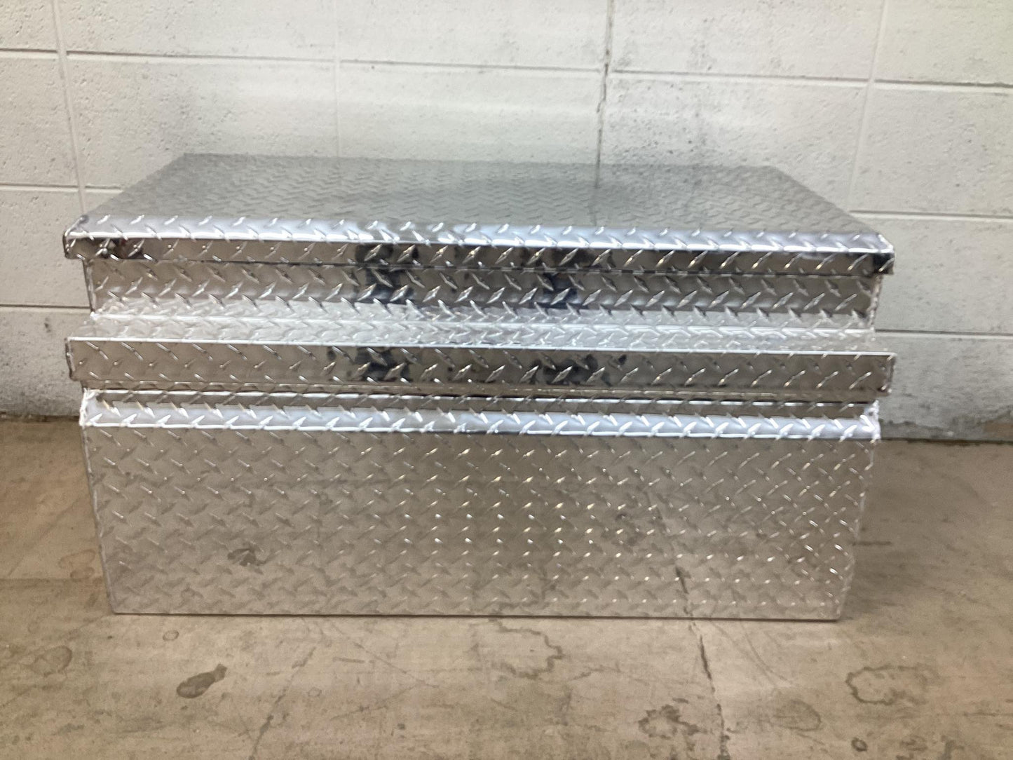 Aluminum Storage Chest Truck Box - Diamond Plate, 36 3/4in.L x 20 1/2in.W x 18 1/2in.H