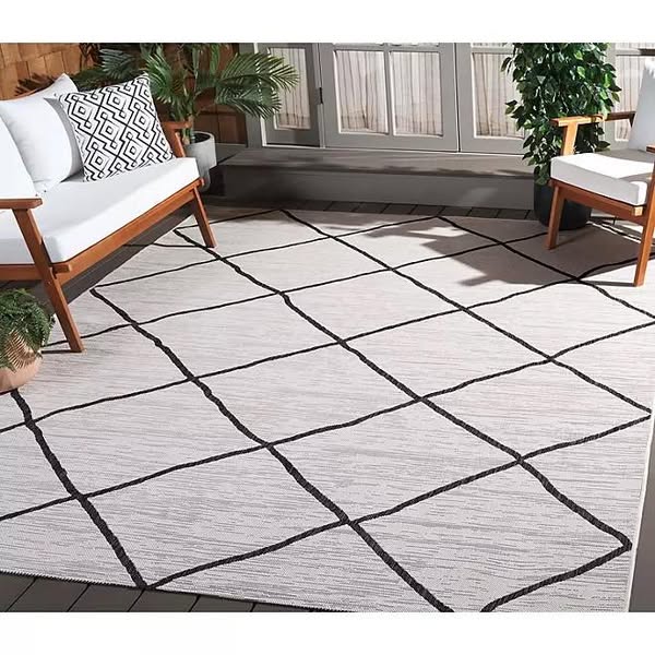 Safavieh Resort Indoor/Outdoor Rug Collection, 8' x 10'