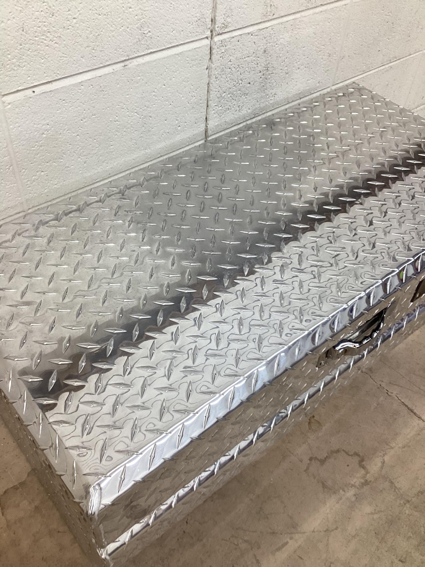 Aluminum Storage Chest Truck Box - Diamond Plate, 36 3/4in.L x 20 1/2in.W x 18 1/2in.H