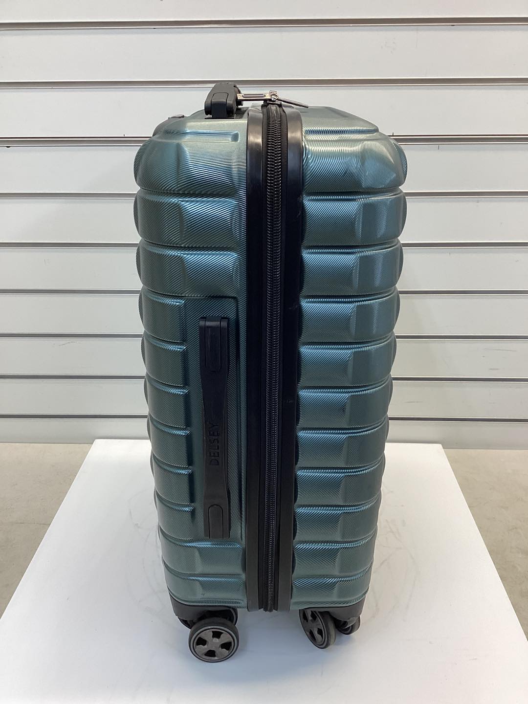 Delsey Paris 20” Hardside Spinner Carry On