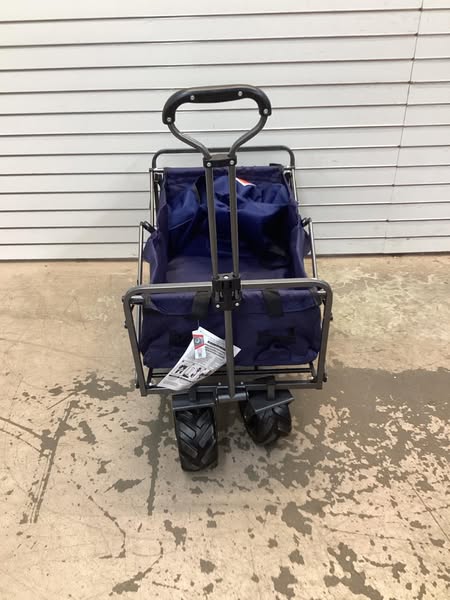 Smart Design NCAA Heavy-Duty Collapsible Sports Wagon