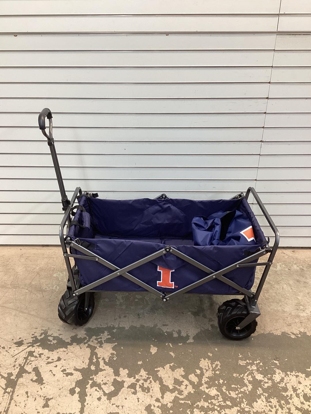 Smart Design NCAA Heavy-Duty Collapsible Sports Wagon